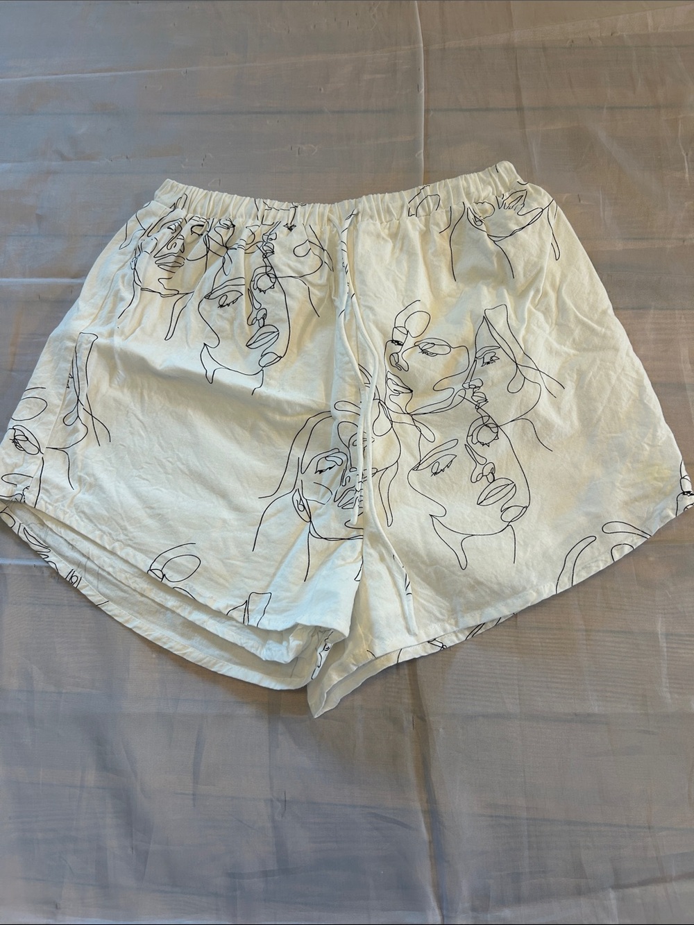 Women's Cream Line-Art Face Print Athletic Shorts
